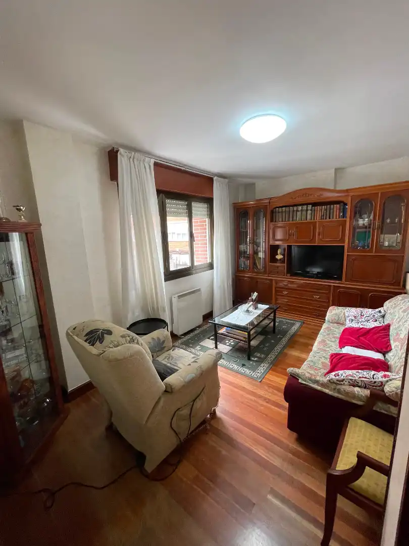 Sala de estar de Piso en venta en Barakaldo  con Calefacción, Parquet y Amueblado