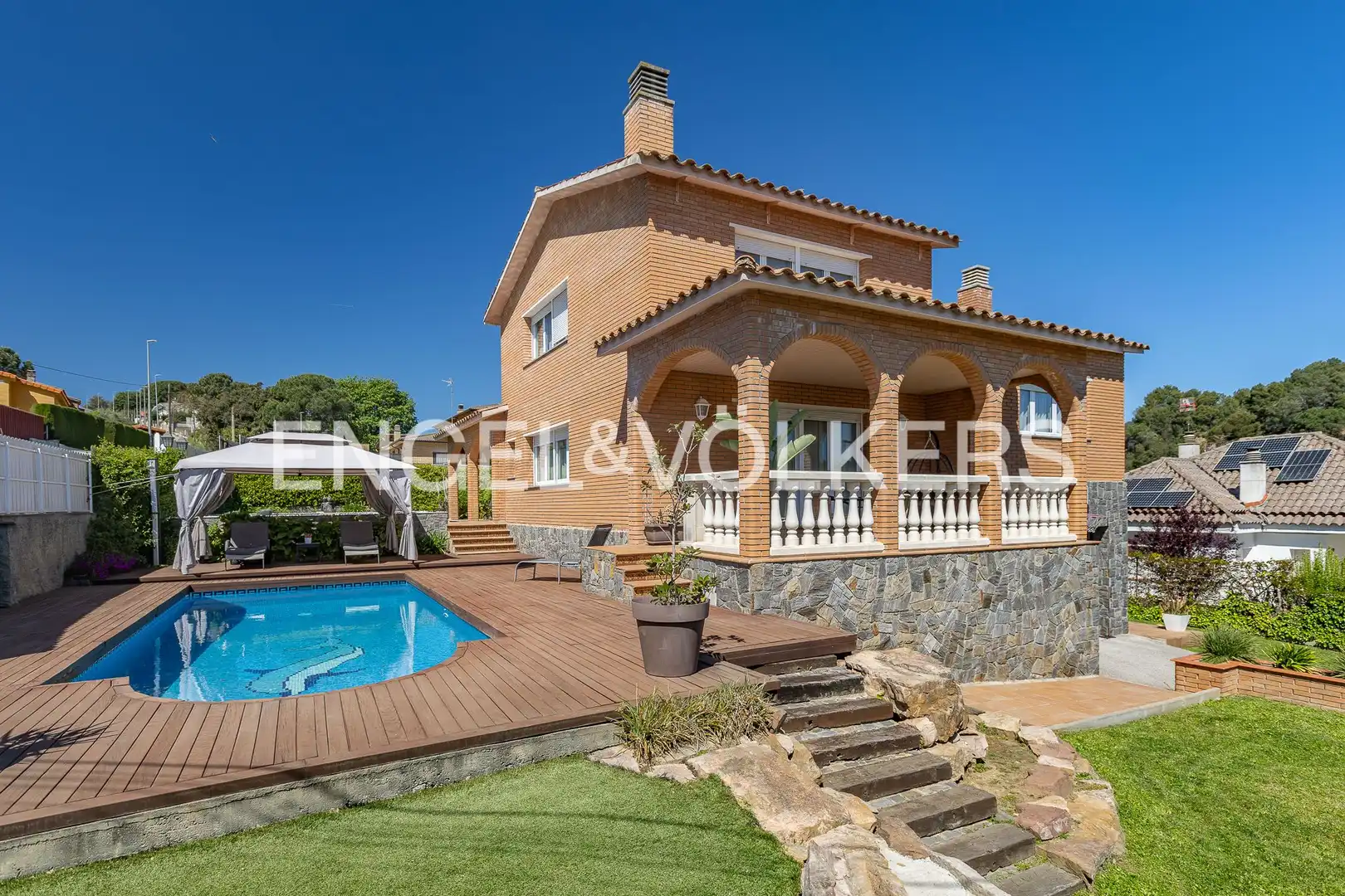 Vista exterior de Casa o chalet en venta en Castellar del Vallès con Aire acondicionado, Calefacción y Jardín privado