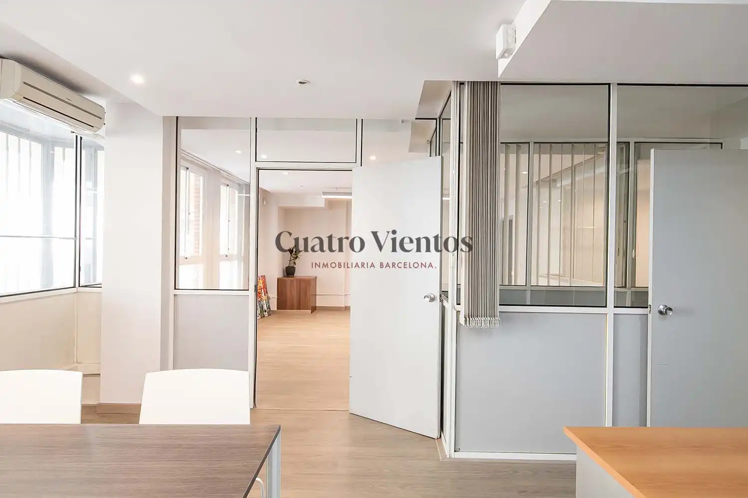 Office for sale in Barcelona  with Air Conditioner and Heating