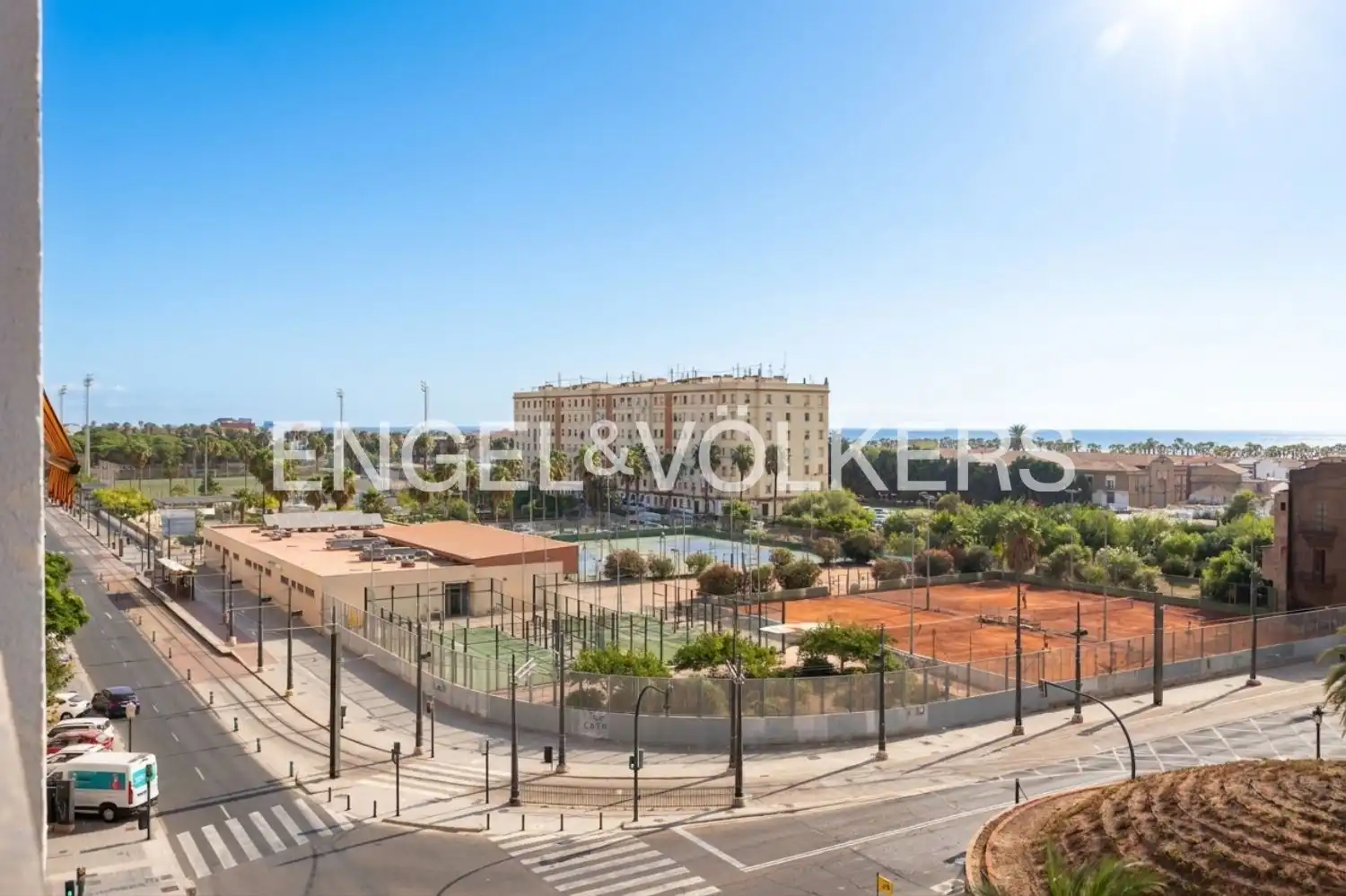Außenansicht von Wohnung zur Miete in Valencia mit Klimaanlage, Heizung und Parkett