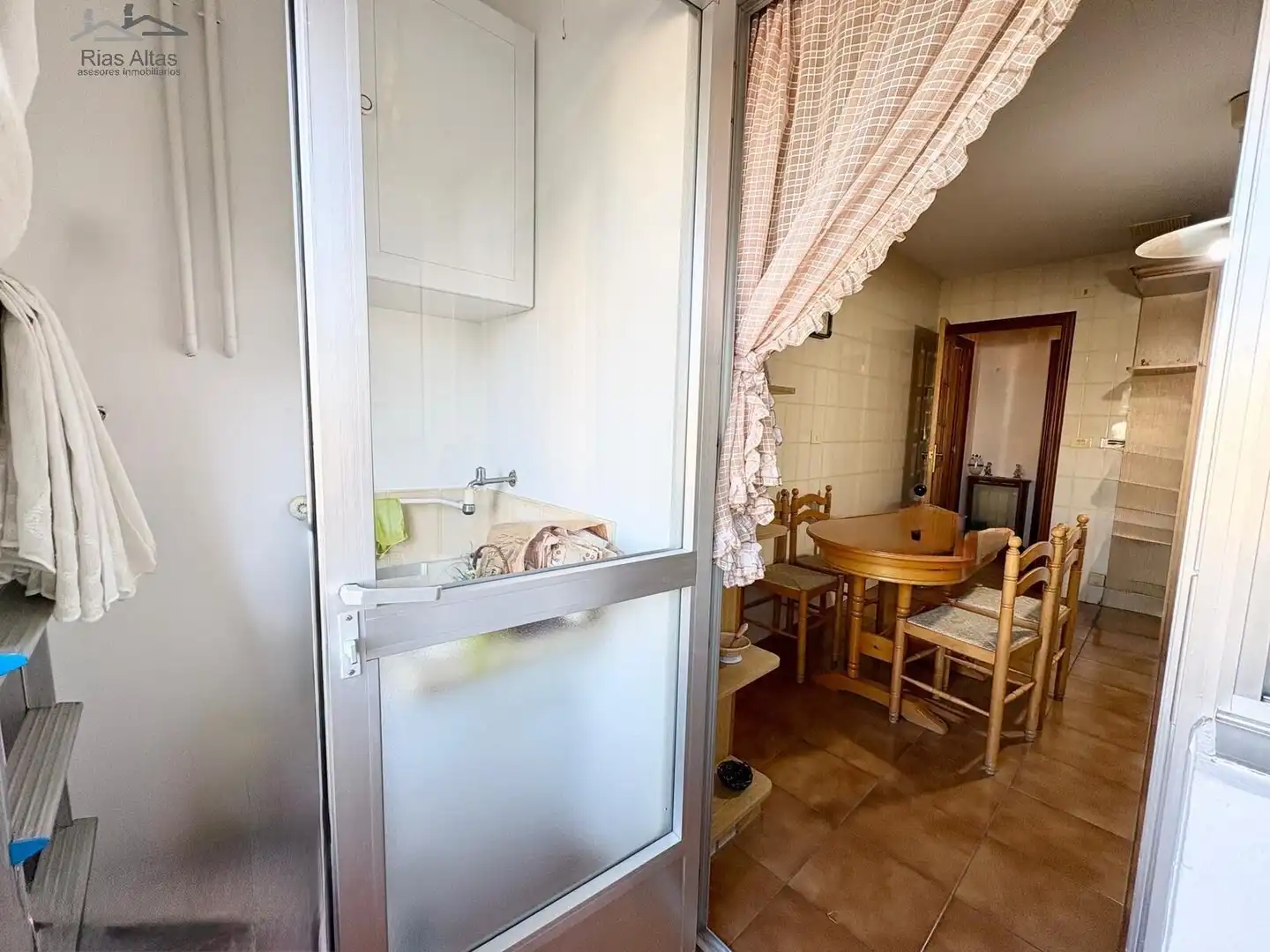 Baño de Piso en venta en Cambre  con Calefacción, Parquet y Trastero