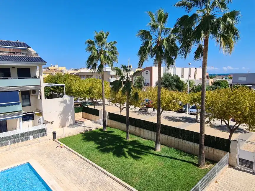 Vista exterior de Piso de alquiler en Playas de Puçol