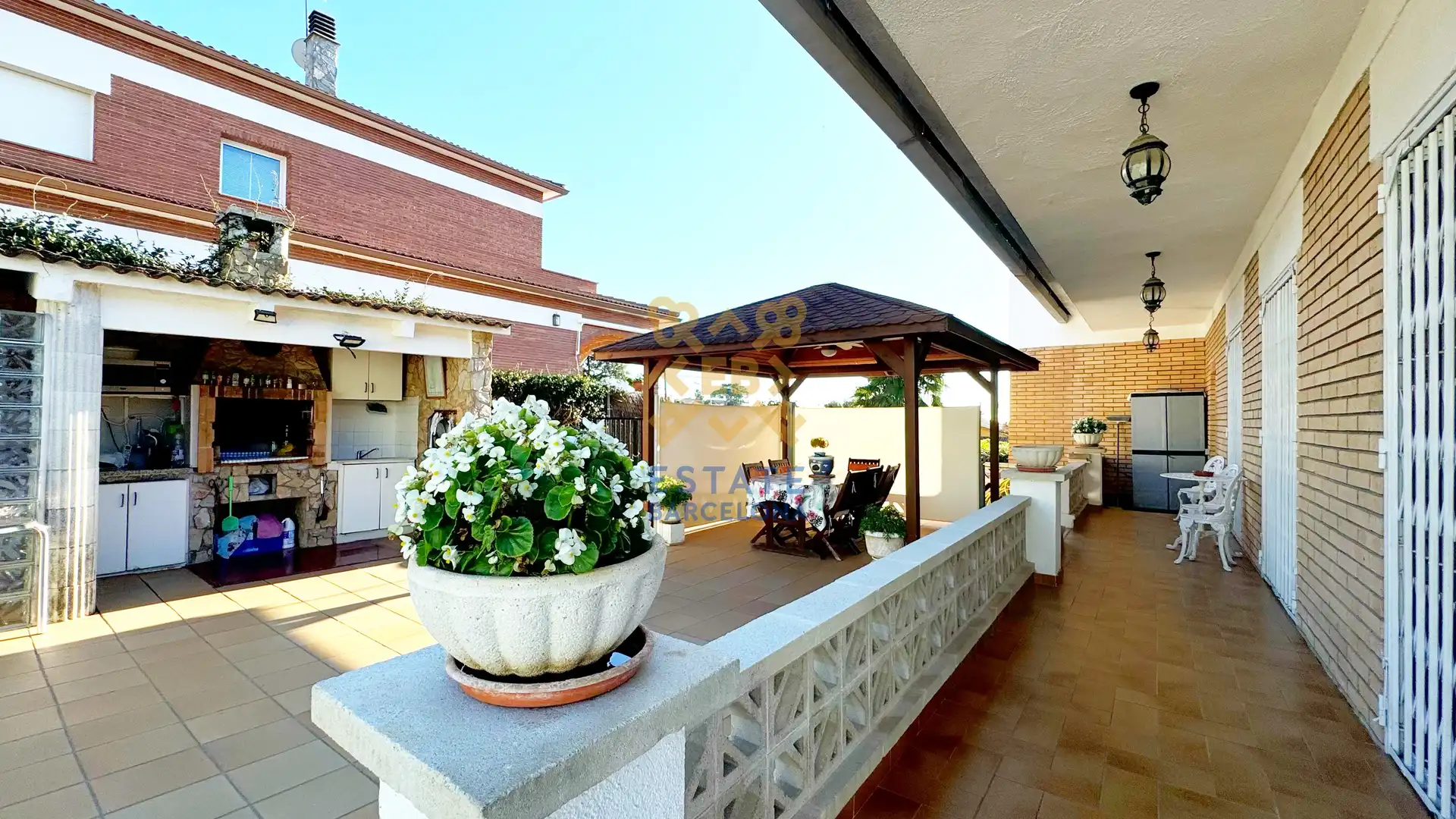 Terrasse von Haus oder Chalet zum Verkauf in Lloret de Mar mit Klimaanlage, Heizung und Schwimmbad