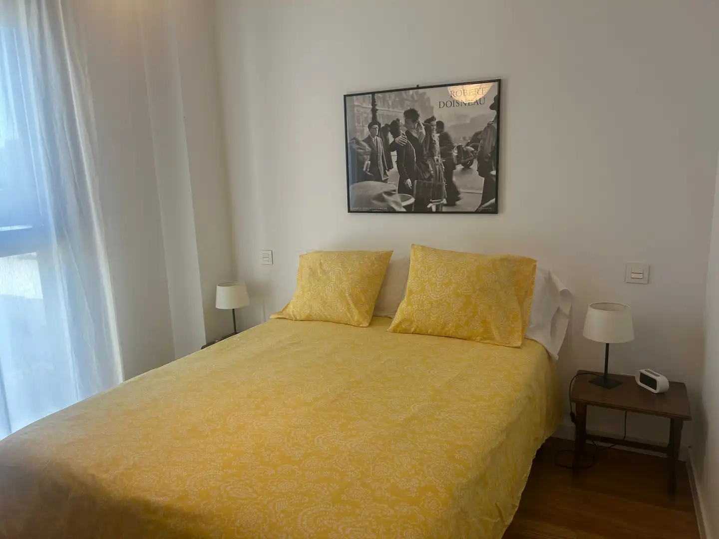 Dormitori de Apartament de lloguer en Madrid amb Calefacció, Jardí privat i Terrassa