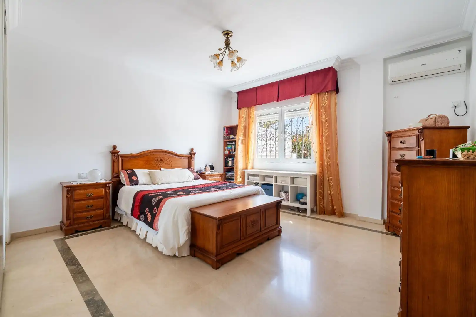 Habitación de Casa o chalet en venta en Roquetas de Mar con Aire acondicionado, Calefacción y Jardín privado