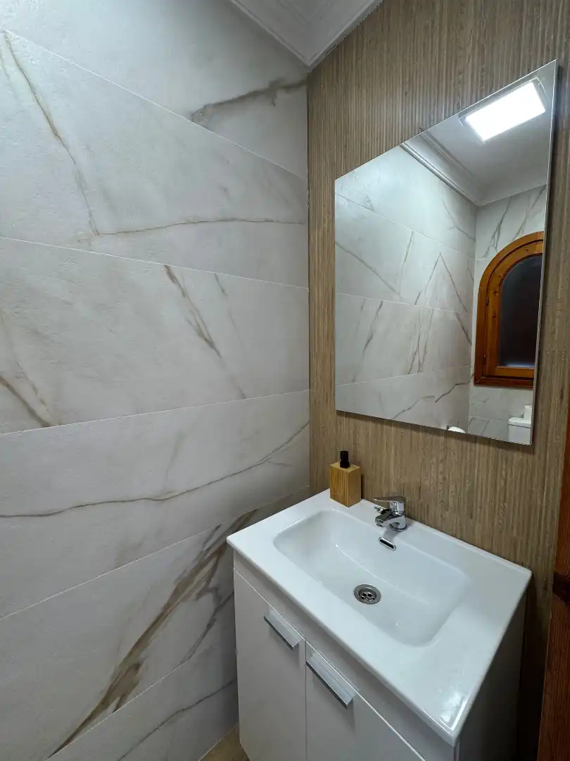 Badezimmer von Einfamilien-Reihenhaus zur Miete in Dénia mit Klimaanlage, Heizung und Möbliert