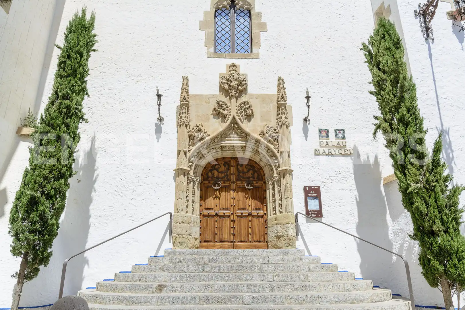 Vista exterior de Garatge en venda en Sant Joan Despí