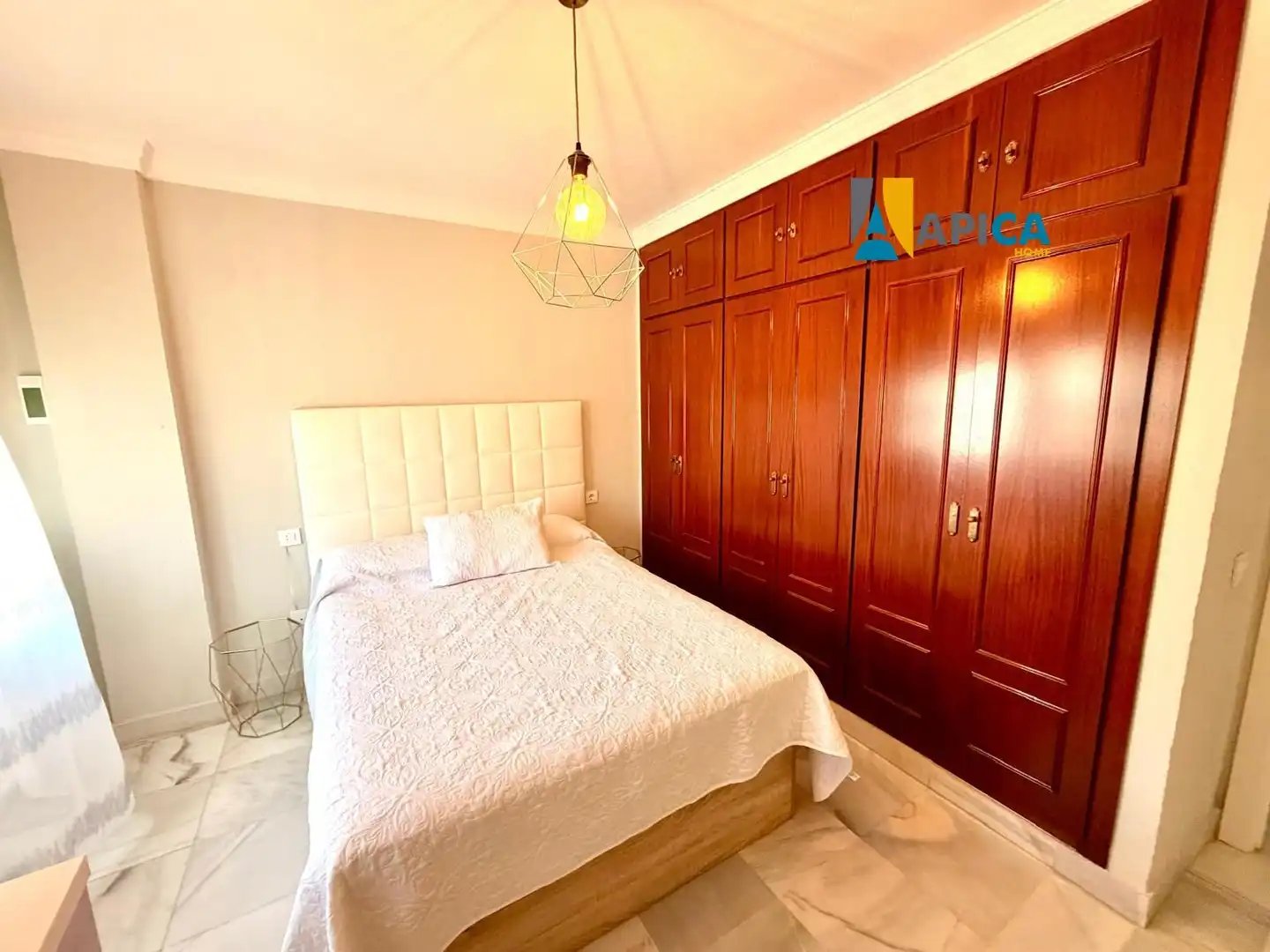 Schlafzimmer von Einfamilien-Reihenhaus zum Verkauf in Barbate mit Klimaanlage, Heizung und Terrasse