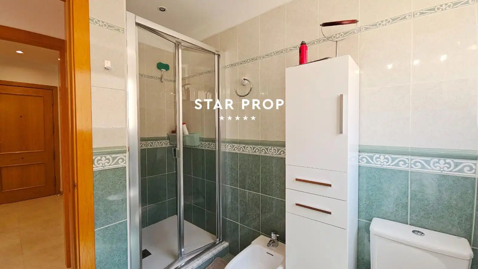 Badezimmer von Dachboden zum Verkauf in Llançà mit Klimaanlage, Heizung und Terrasse