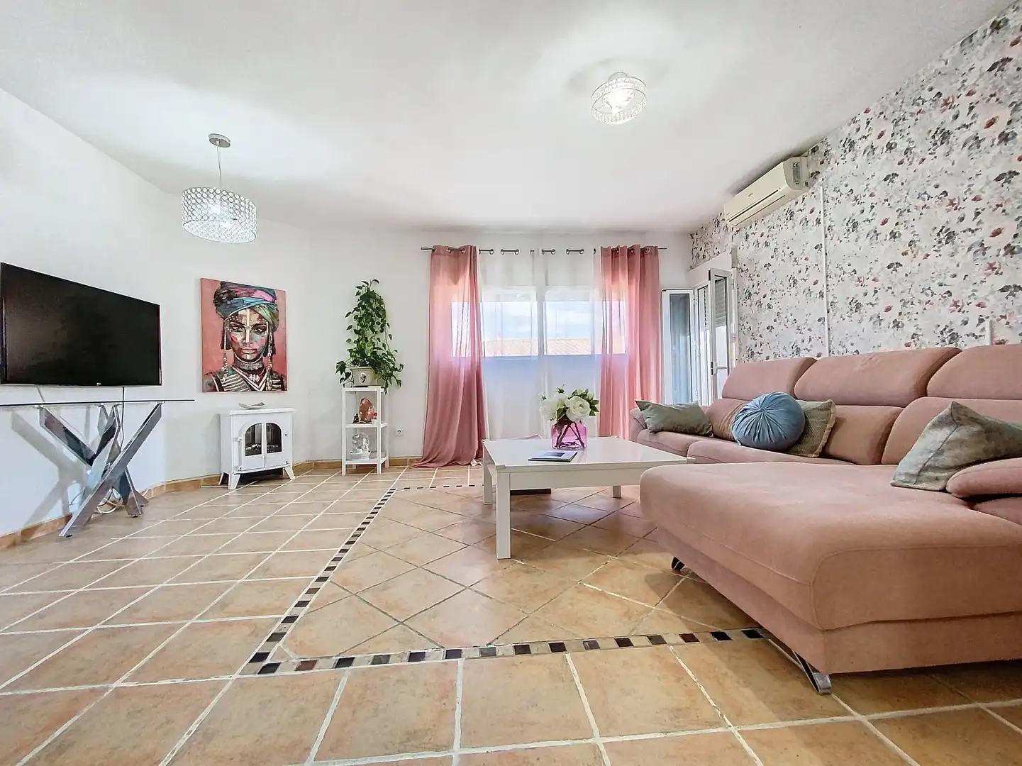Living room of Apartments for sale in Estepona  with Air Conditioner, Terrace and Furnished