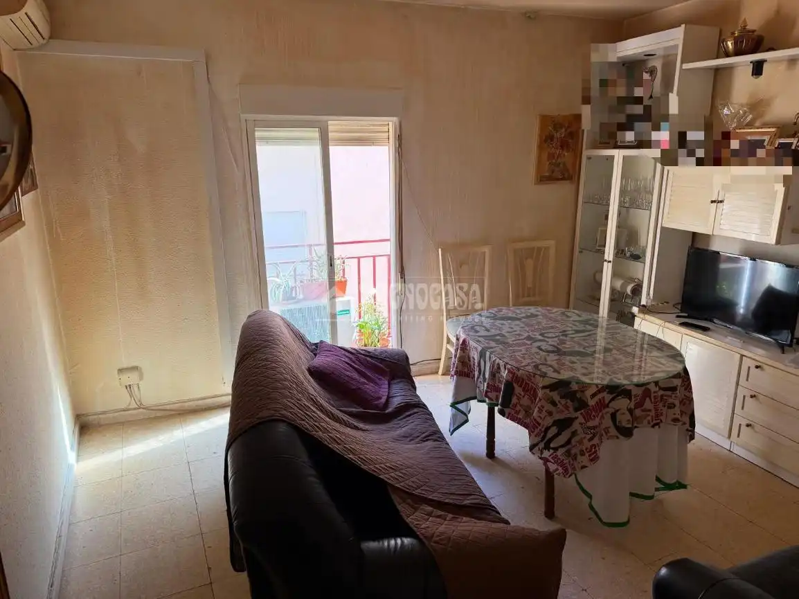Sala d'estar de Pis en venda en Jaén amb Balcó