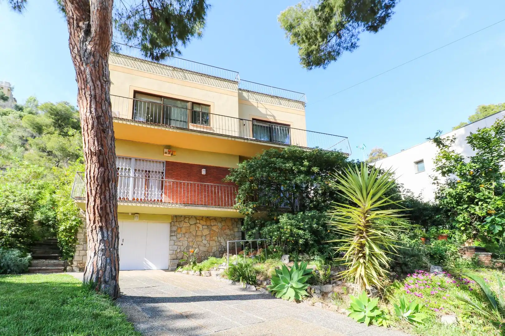 Exterior view of Houses for sale in Castelldefels  with Air Conditioner, Heating and Parquet flooring