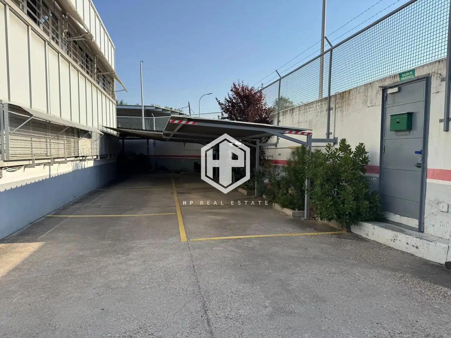 Aparcament de Nau industrial de lloguer en Madrid amb Calefacció i Alarma