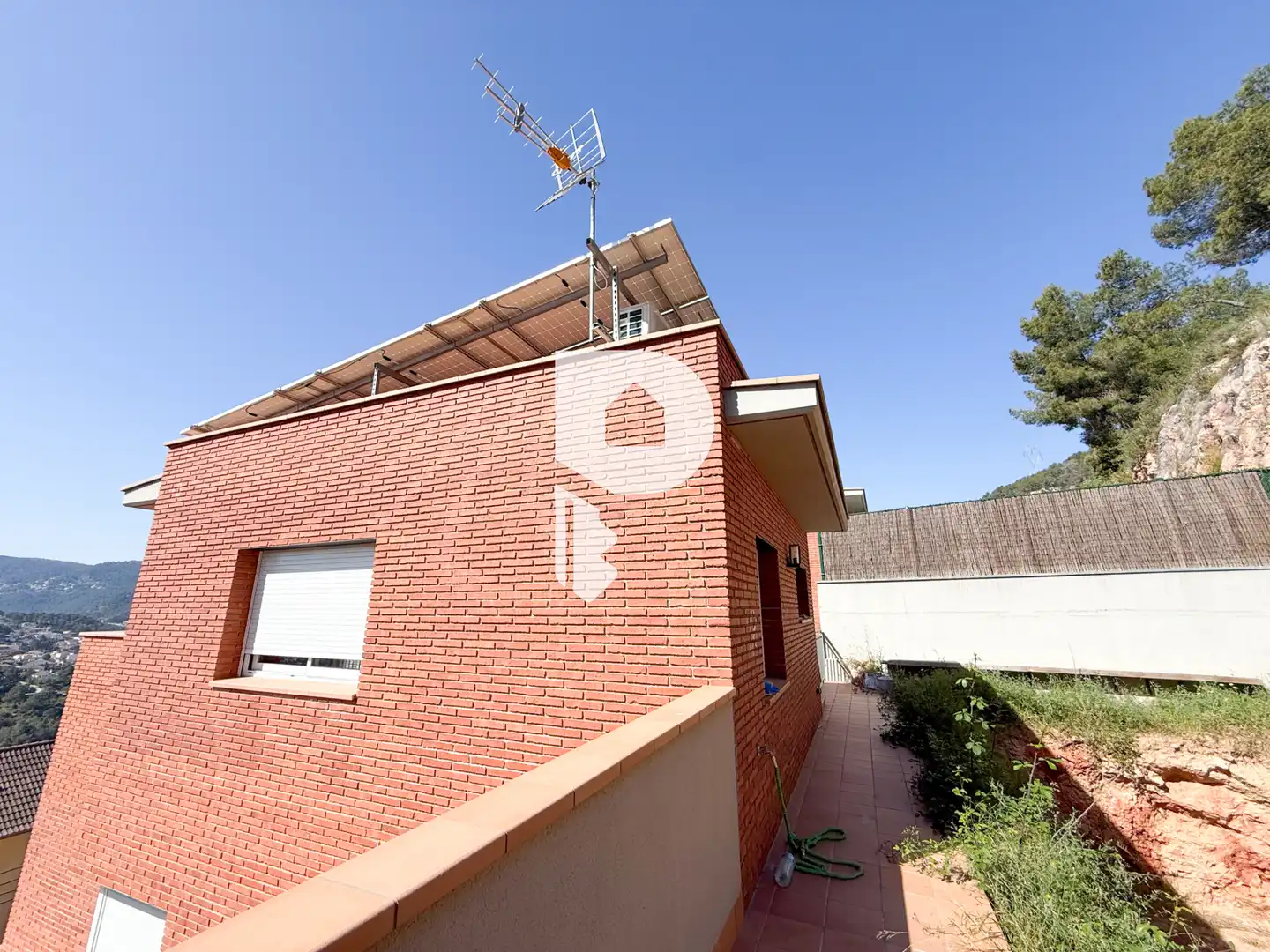 Vista exterior de Casa o chalet de alquiler en Vallirana con Aire acondicionado, Calefacción y Jardín privado