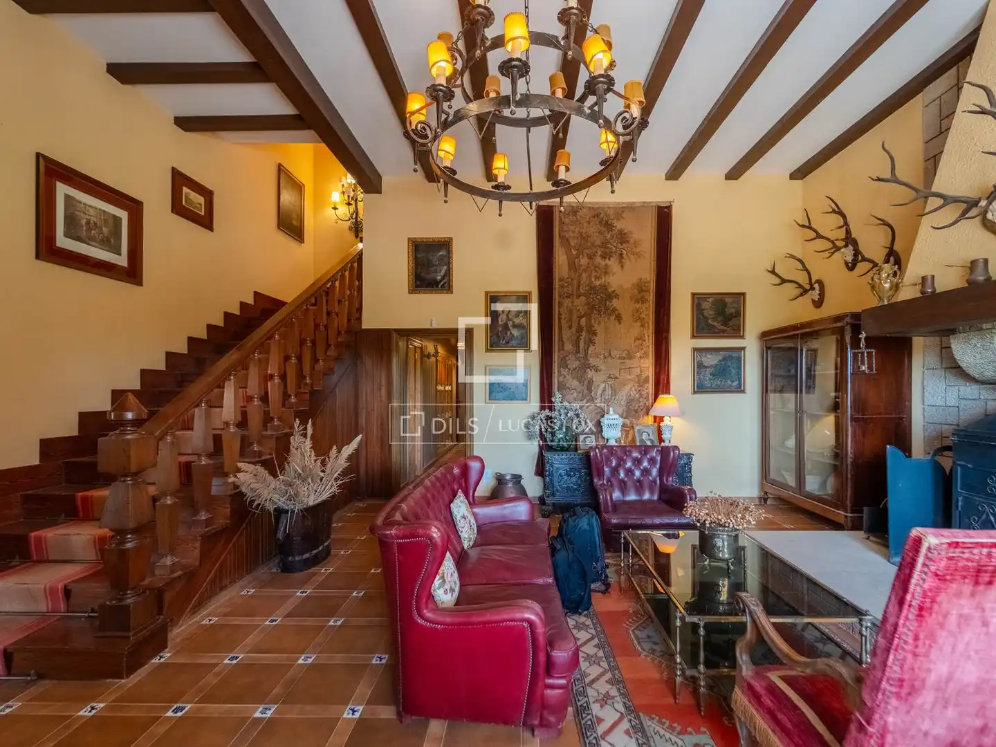 Sala d'estar de Finca rústica en venda en Requena amb Calefacció, Jardí privat i Terrassa