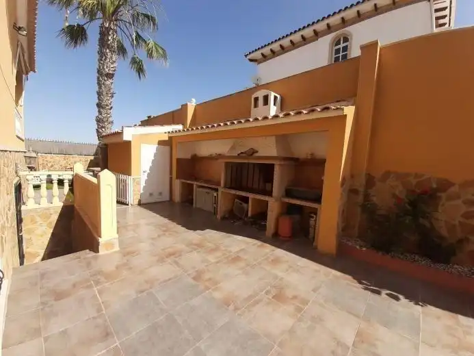 Chalet con terraza en venta en Nueva Torrevieja - Aguas Nuevas, imagen 3