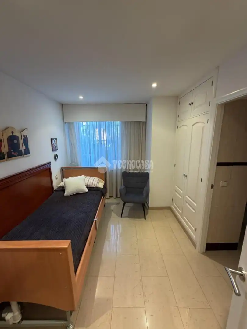 Bedroom of Flat for sale in Madrid  with Air Conditioner and Heating