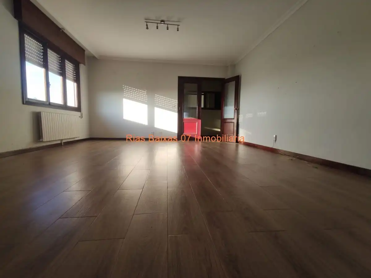 Sala de estar de Casa o chalet en venta en Vigo  con Calefacción, Jardín privado y Parquet