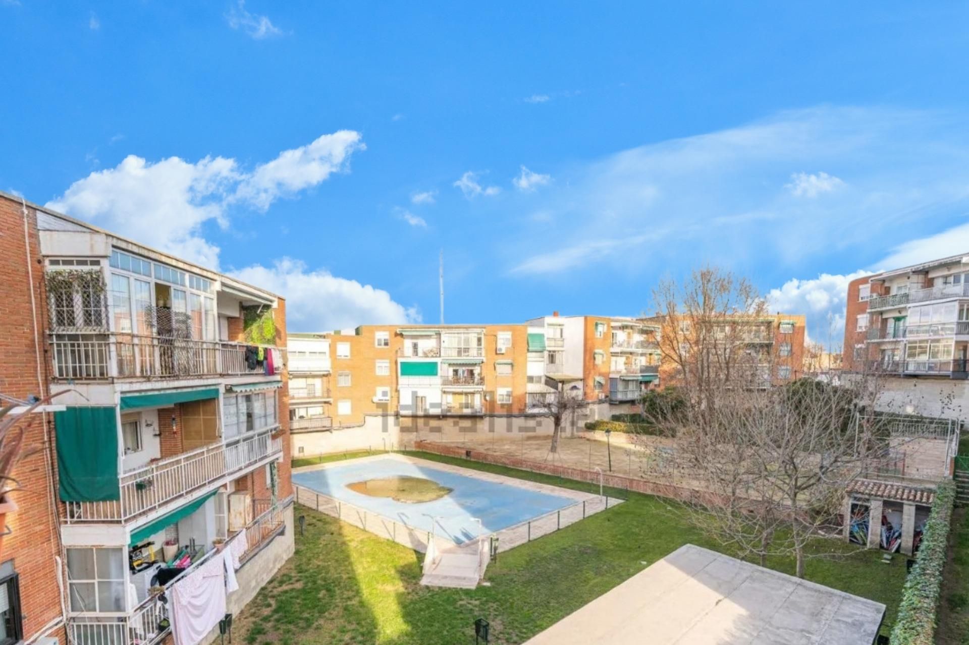 Exterior view of Flat for sale in Navalcarnero  with Air Conditioner, Heating and Community pool