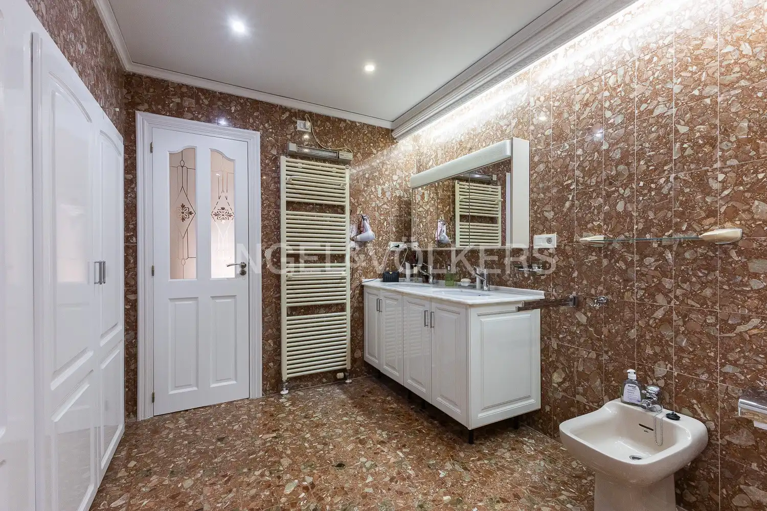 Baño de Finca rústica en venta en Els Poblets con Aire acondicionado, Calefacción y Jardín privado