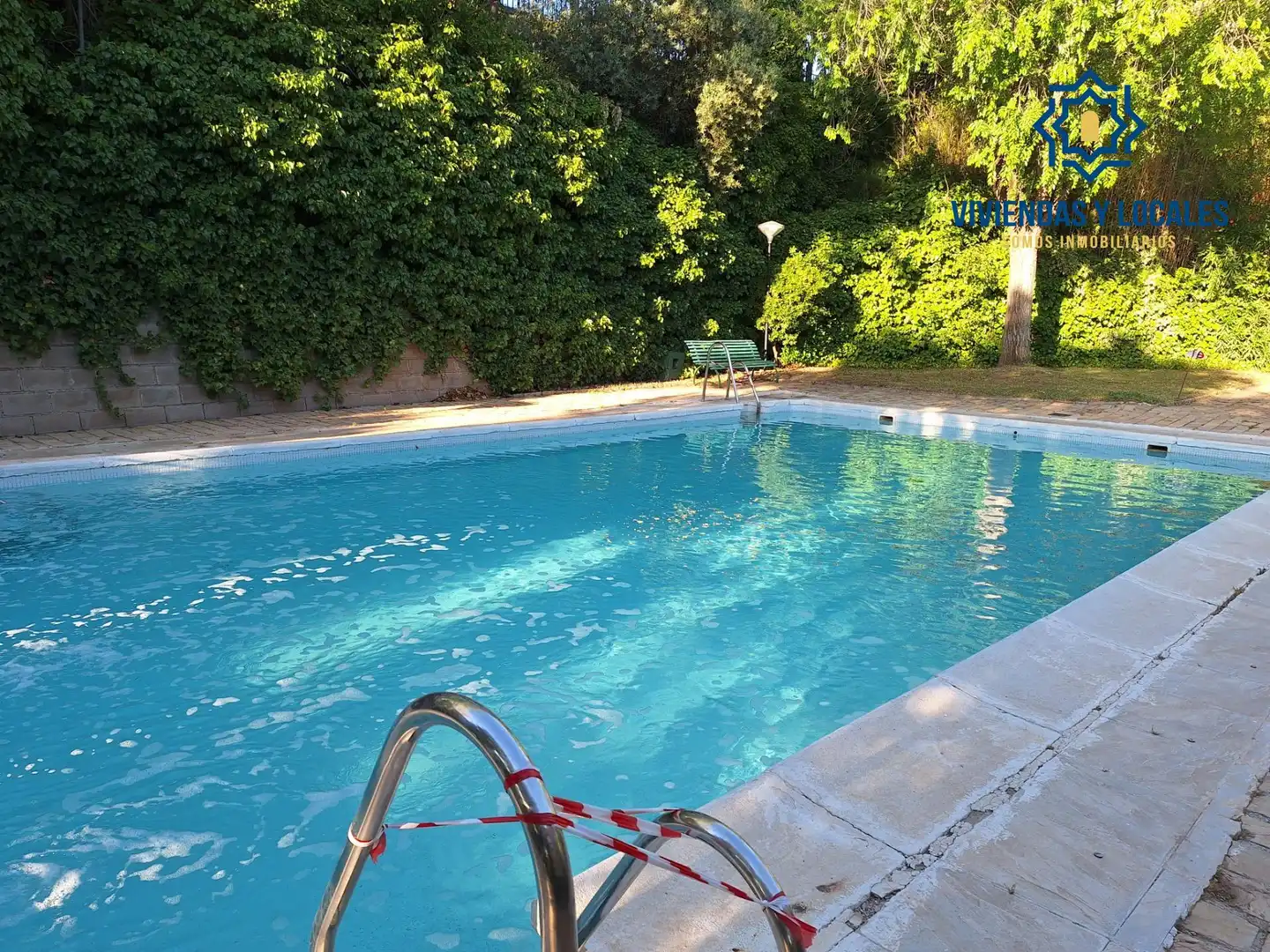 Swimming pool of Flat for rent in Granada  with Air Conditioner, Heating and Private garden