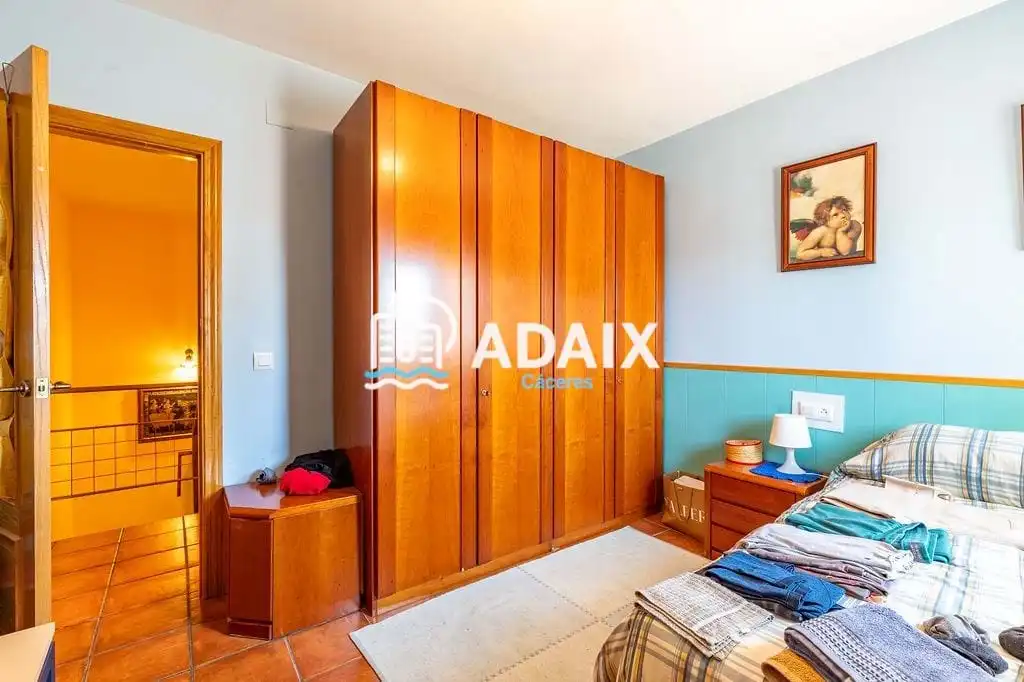 Dormitori de Casa o xalet en venda en Cáceres amb Aire condicionat, Calefacció i Terrassa