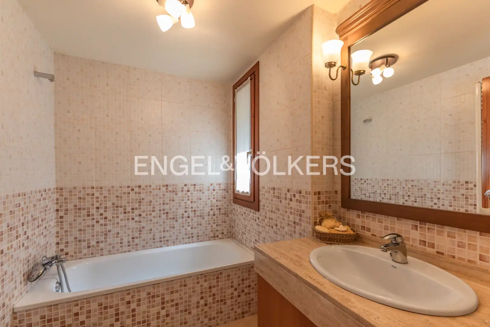 Baño de Planta baja en venta en Llívia con Calefacción, Jardín privado y Parquet