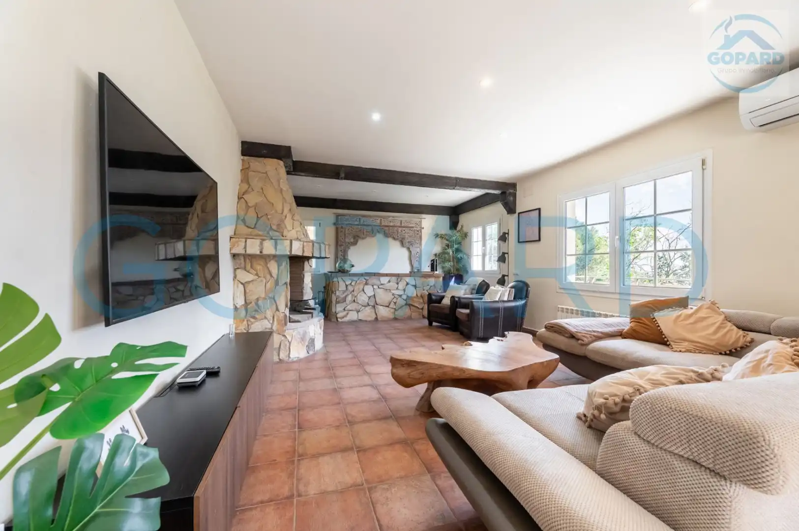 Sala de estar de Casa o chalet en venta en Valdemorillo con Aire acondicionado, Calefacción y Jardín privado