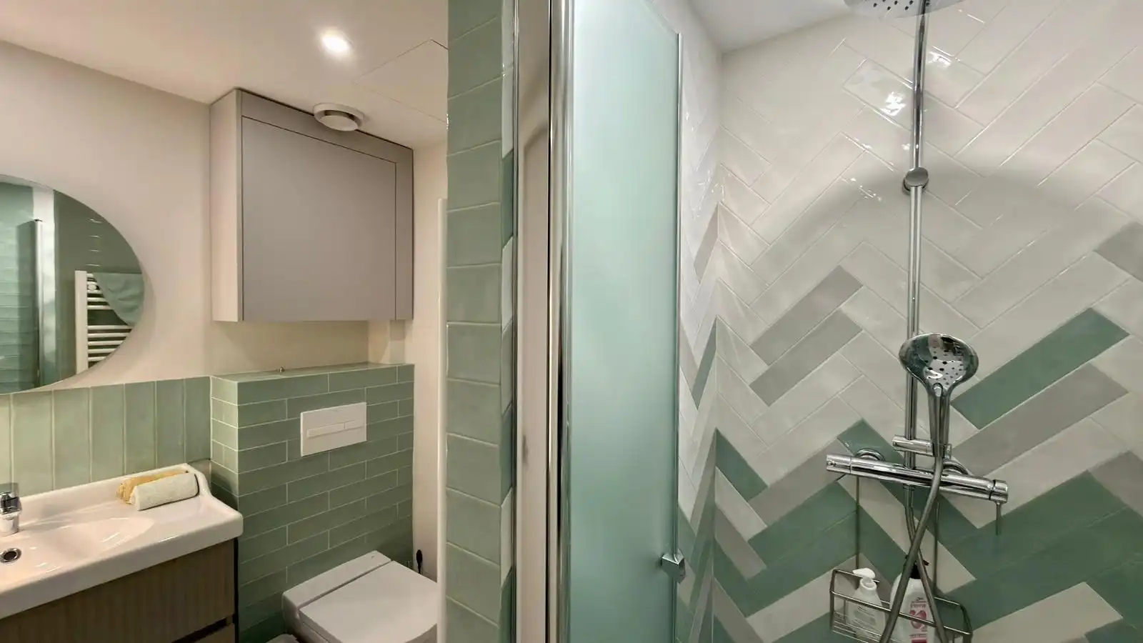 Baño de Casa o chalet en venta en Alicante / Alacant con Aire acondicionado, Calefacción y Jardín privado