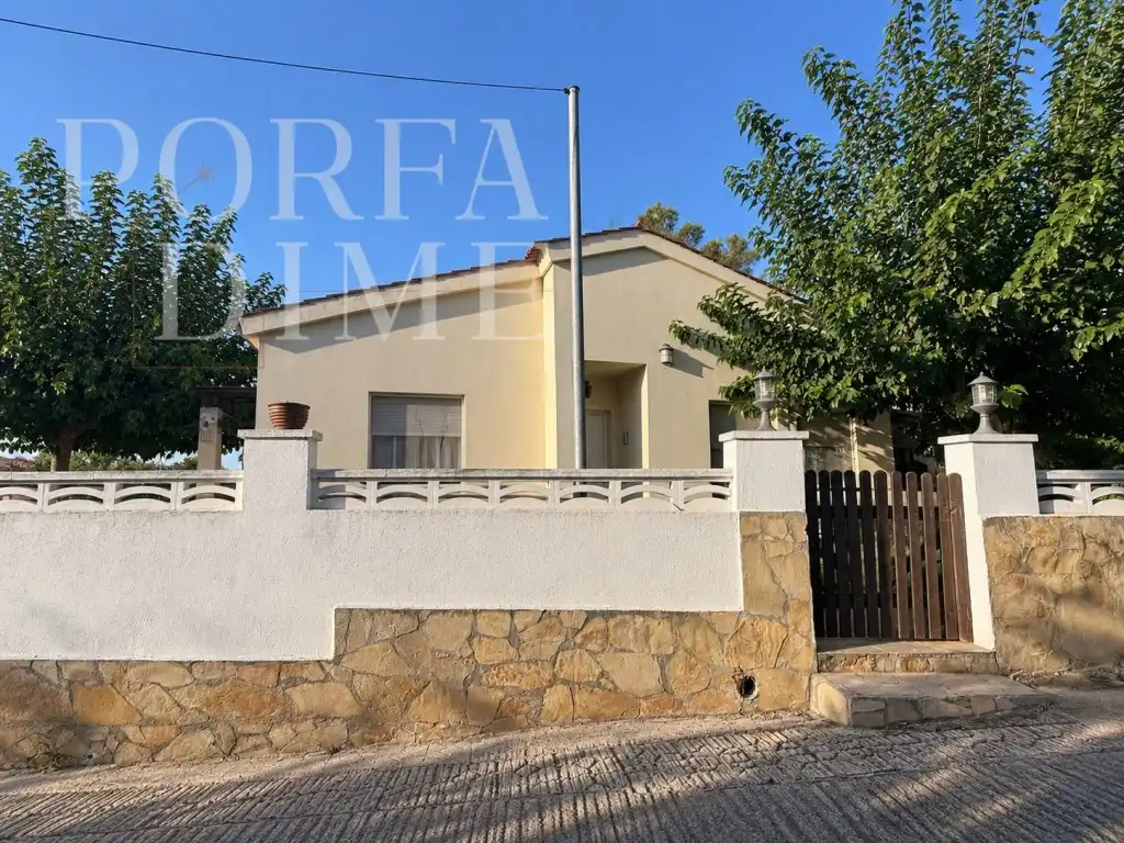 Casa en venta en Calle Montsant (C Canals)