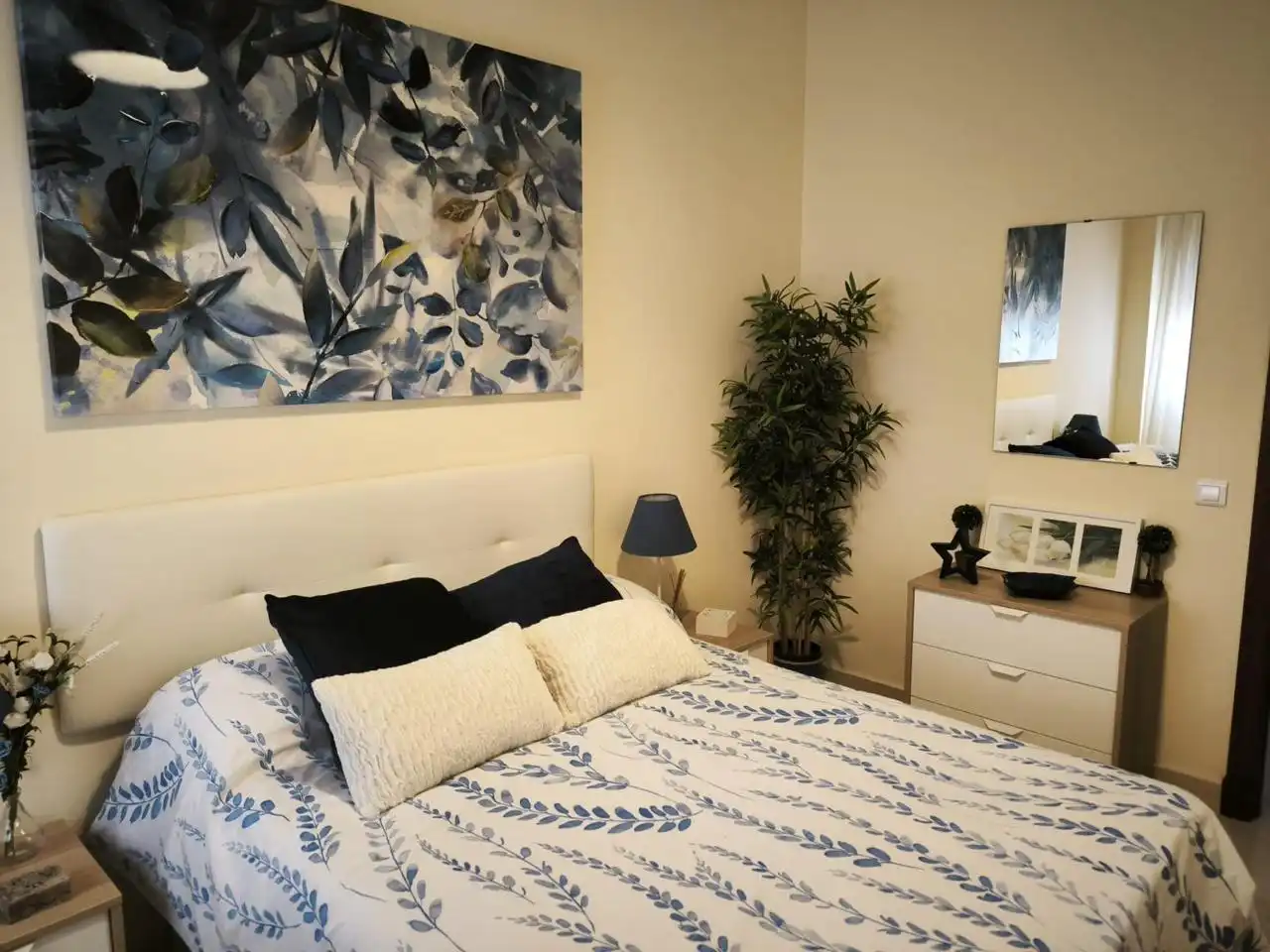 Habitación de Dúplex en venta en Sanlúcar de Barrameda con Aire acondicionado, Trastero y Amueblado