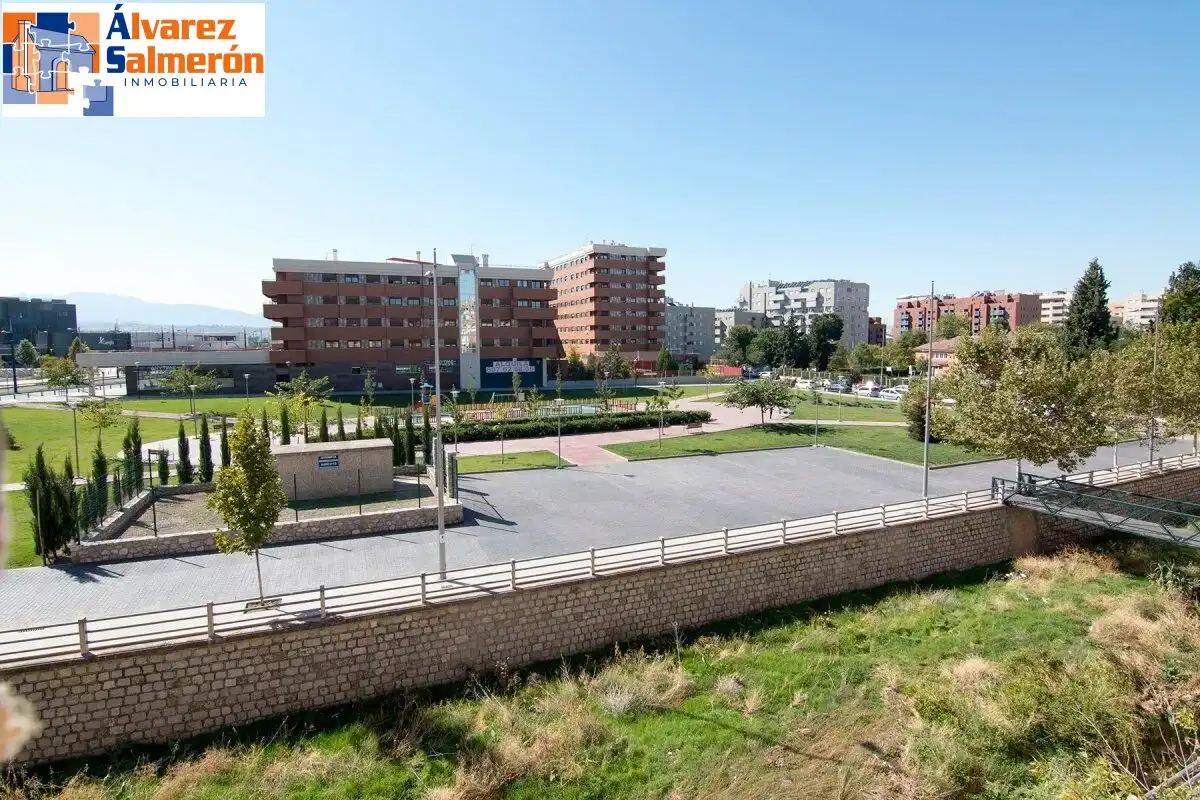 Exterior view of Flat for sale in Zaidín