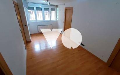 Bedroom of Flat for sale in  Madrid Capital  with Air Conditioner