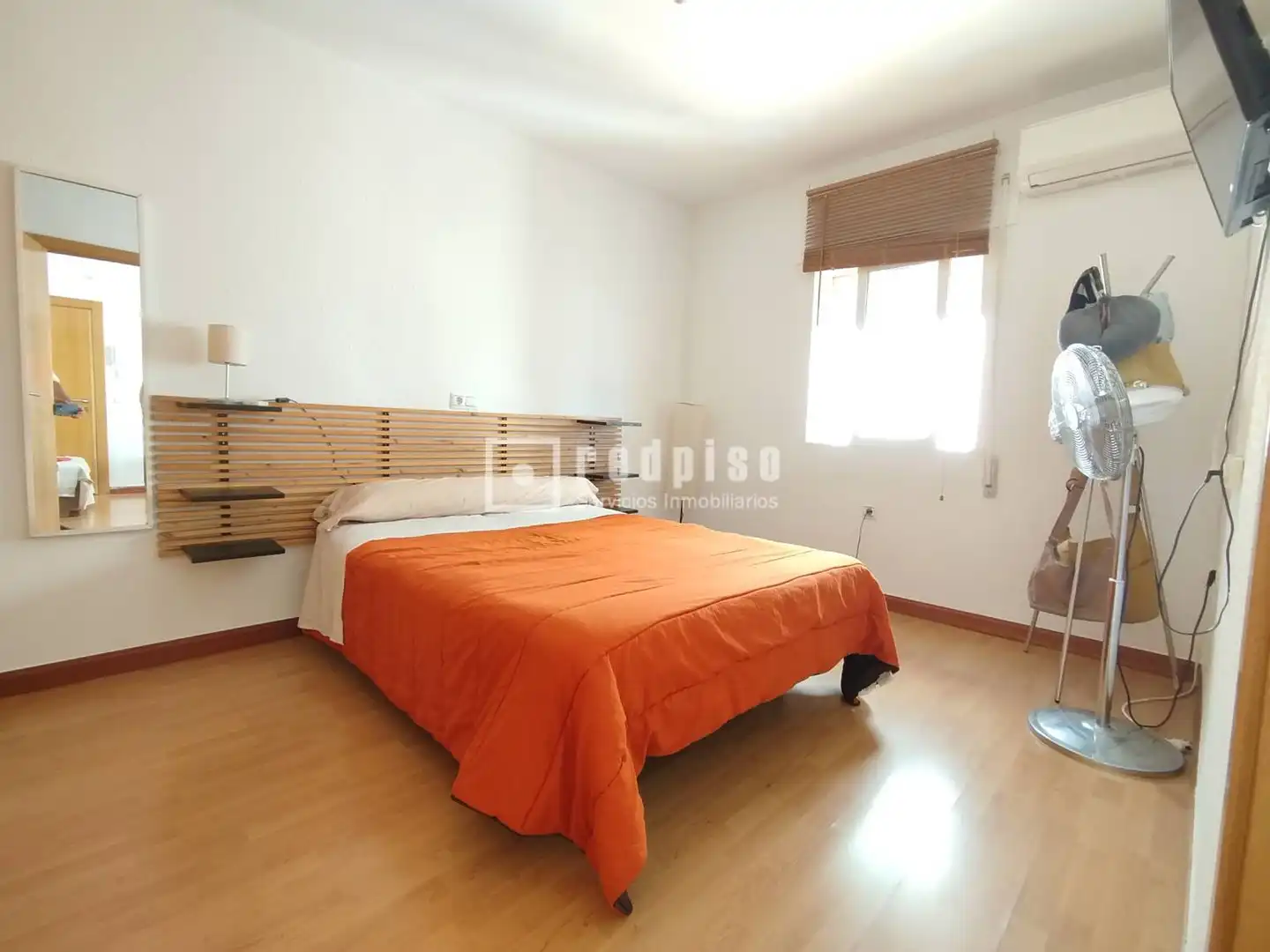Schlafzimmer von Wohnung zur Miete in Sevilla mit Klimaanlage, Parkett und Terrasse