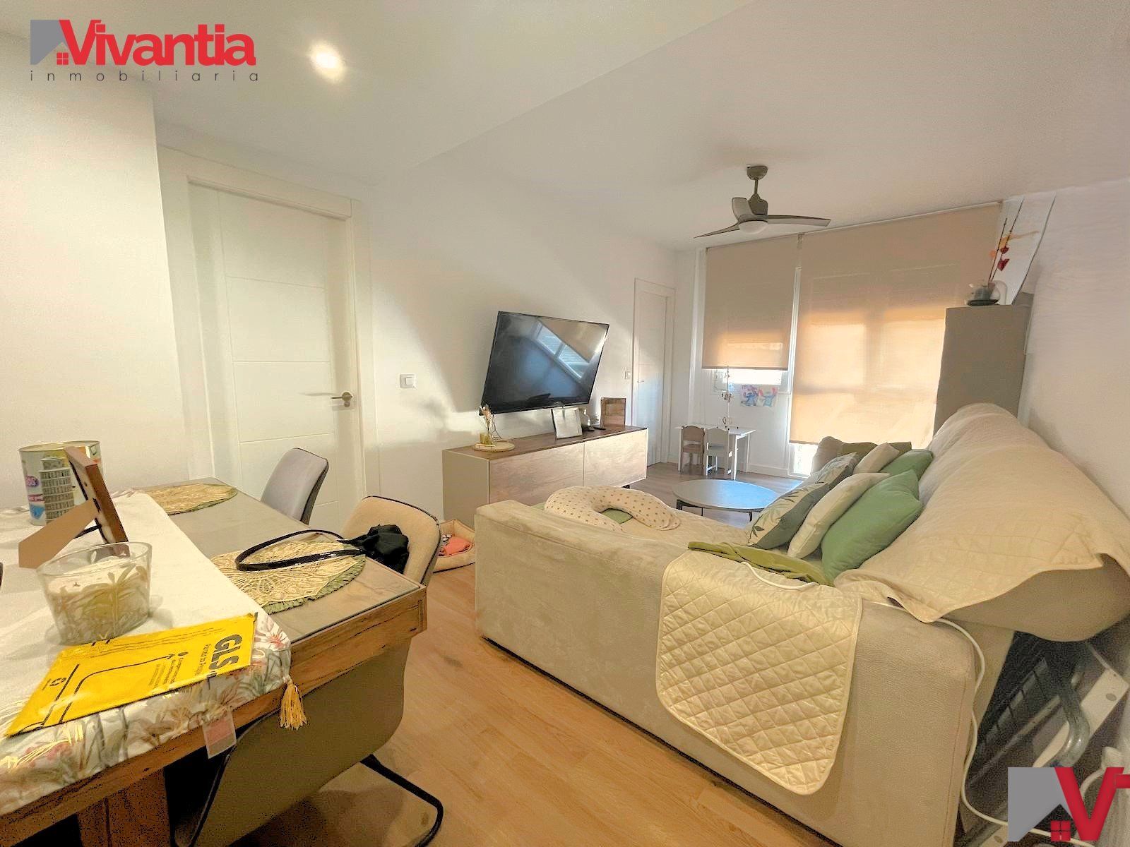 Living room of Flat for sale in Lorca  with Air Conditioner, Heating and Parquet flooring