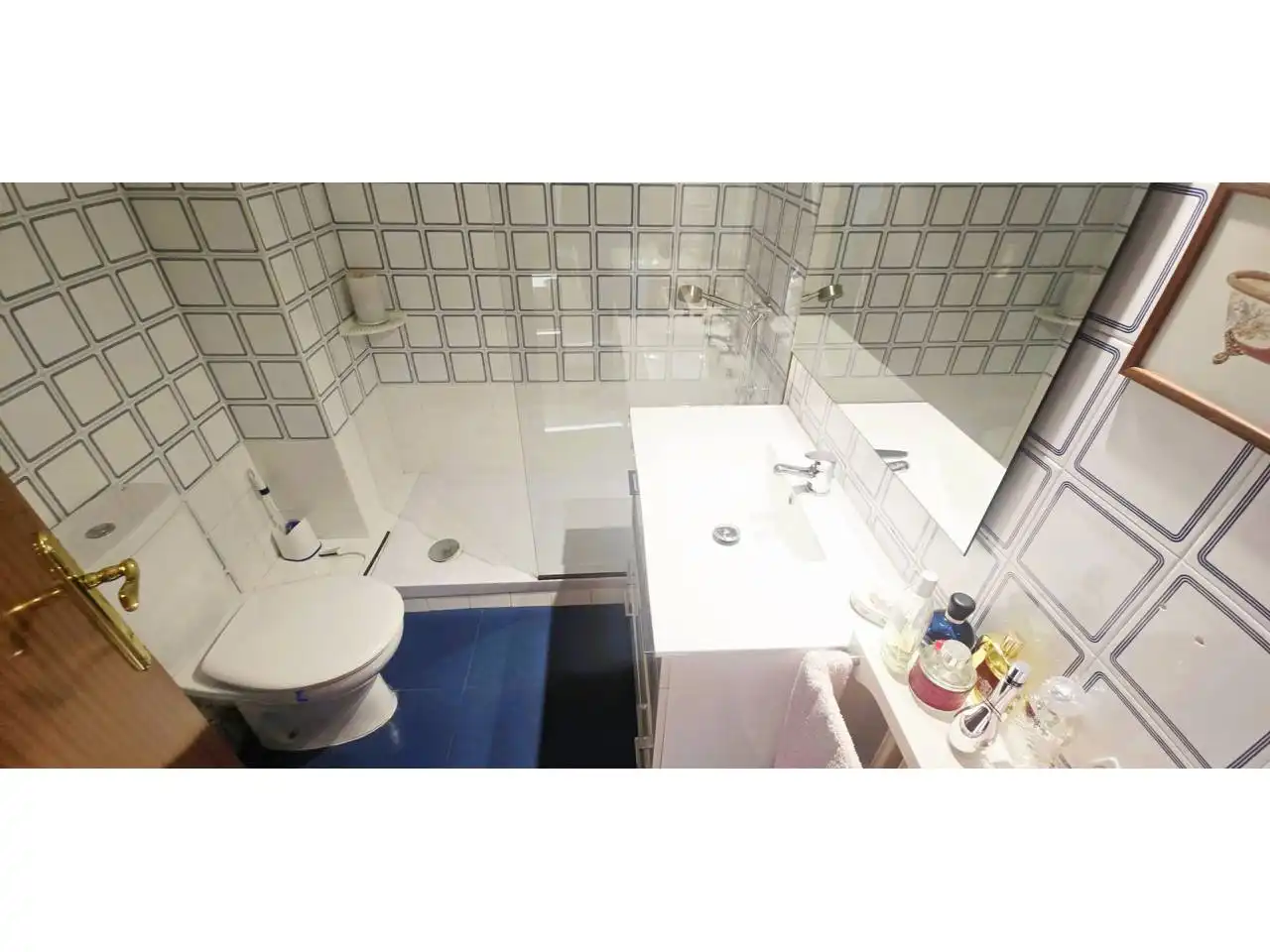 Bathroom of Apartments for sale in Terrassa  with Air Conditioner, Heating and Terrace