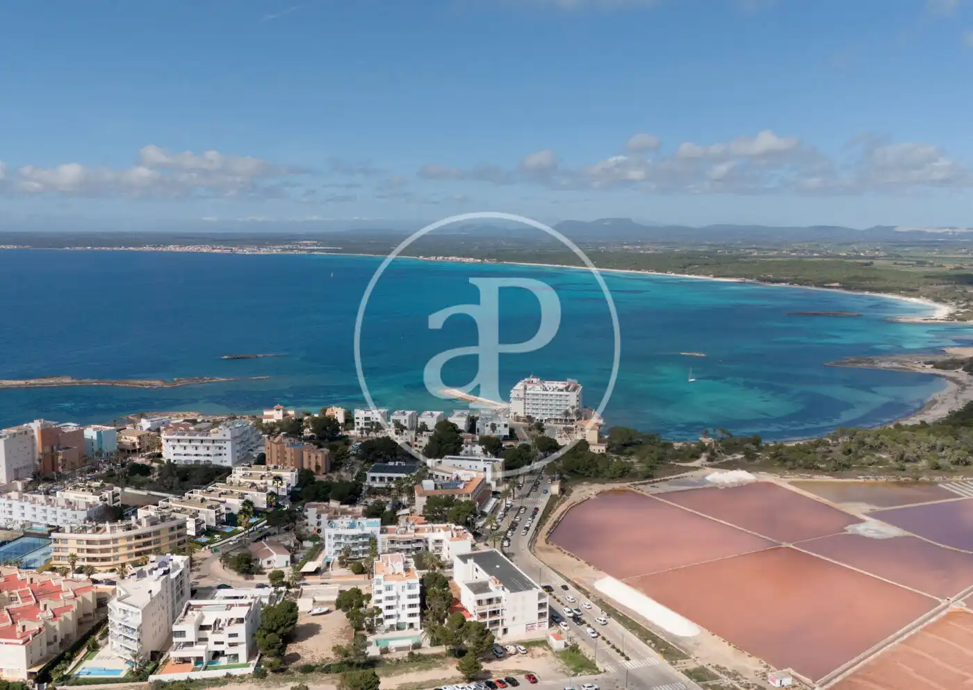 Vista exterior de Pis en venda en Ses Salines amb Aire condicionat, Calefacció i Jardí privat
