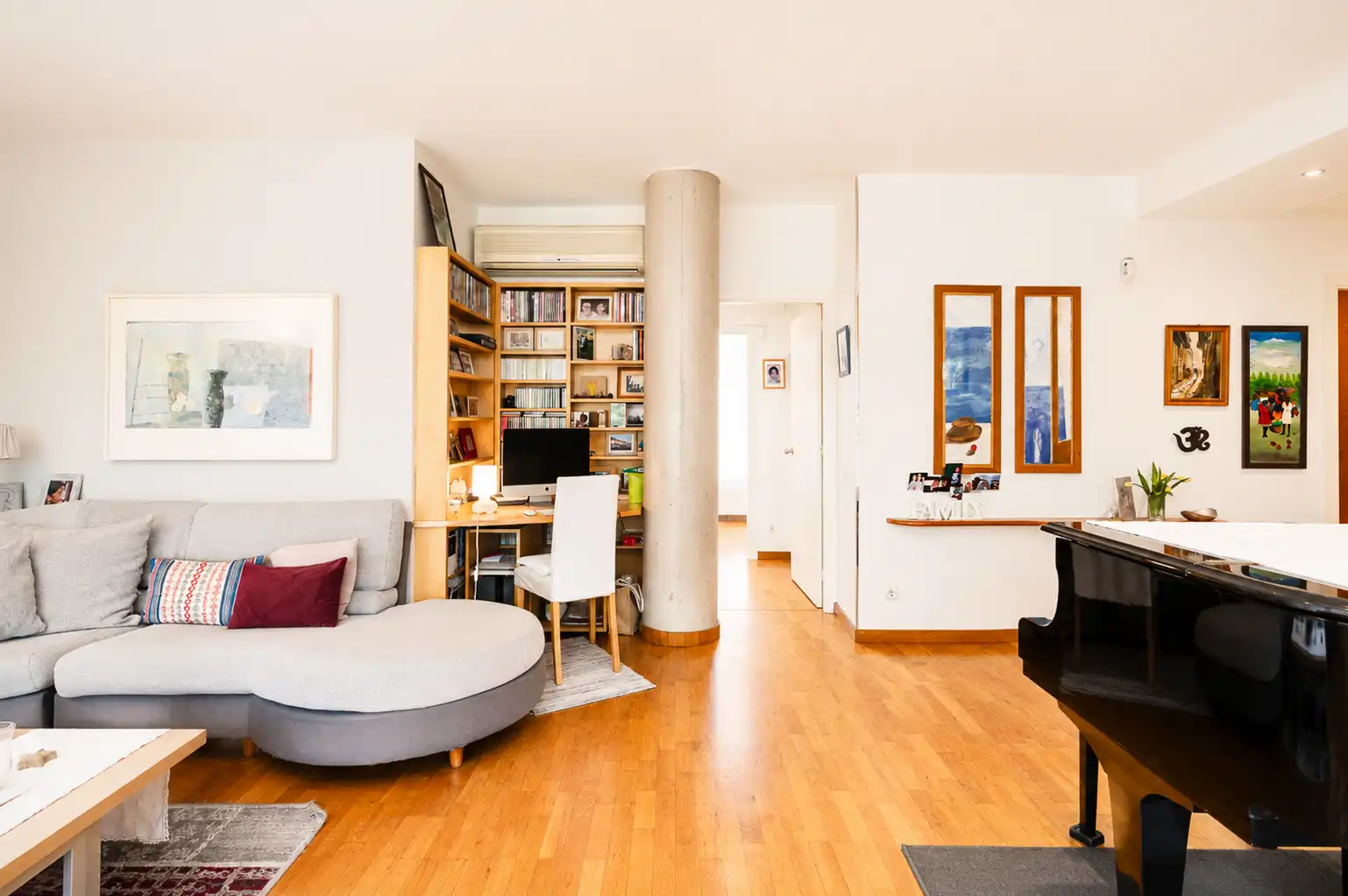 Sala d'estar de Pis en venda en Barcelona amb Aire condicionat, Calefacció i Parquet