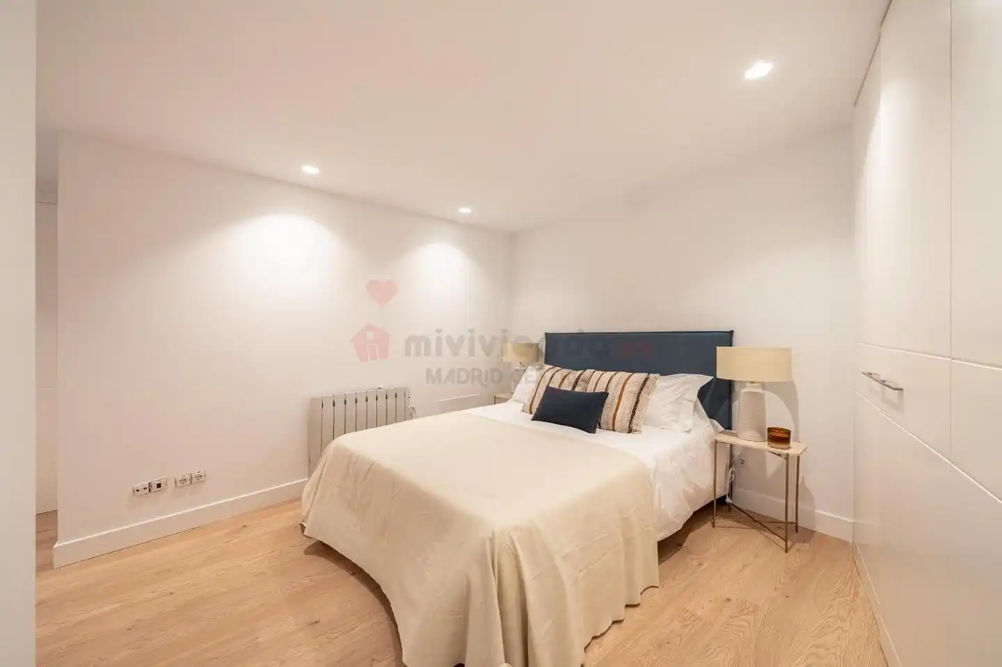 Piso con terraza en venta en Calle de Pérez Galdós, imagen 42