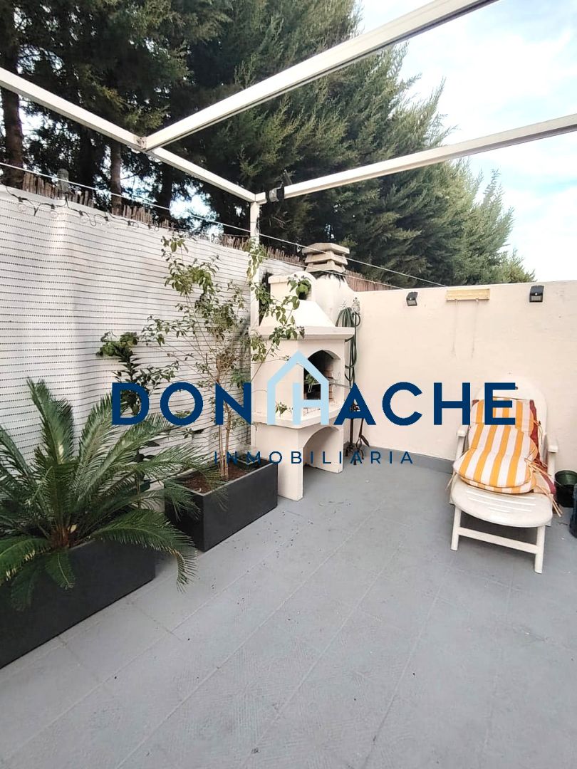 Terrassa de Casa adosada en venda en Mérida amb Aire condicionat, Calefacció i Parquet