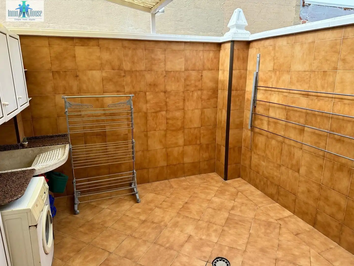 Bathroom of Attic for sale in Almansa  with Air Conditioner, Private garden and Terrace