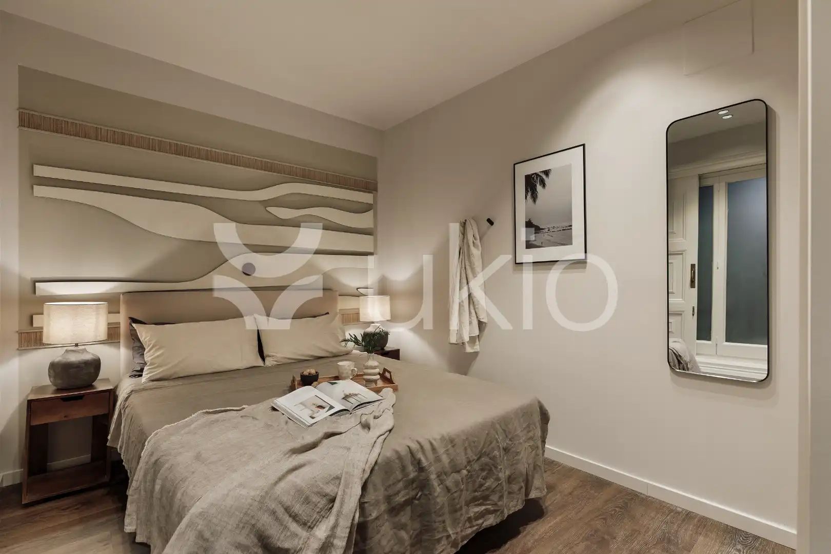 Dormitori de Apartament de lloguer en Barcelona amb Aire condicionat, Calefacció i Moblat