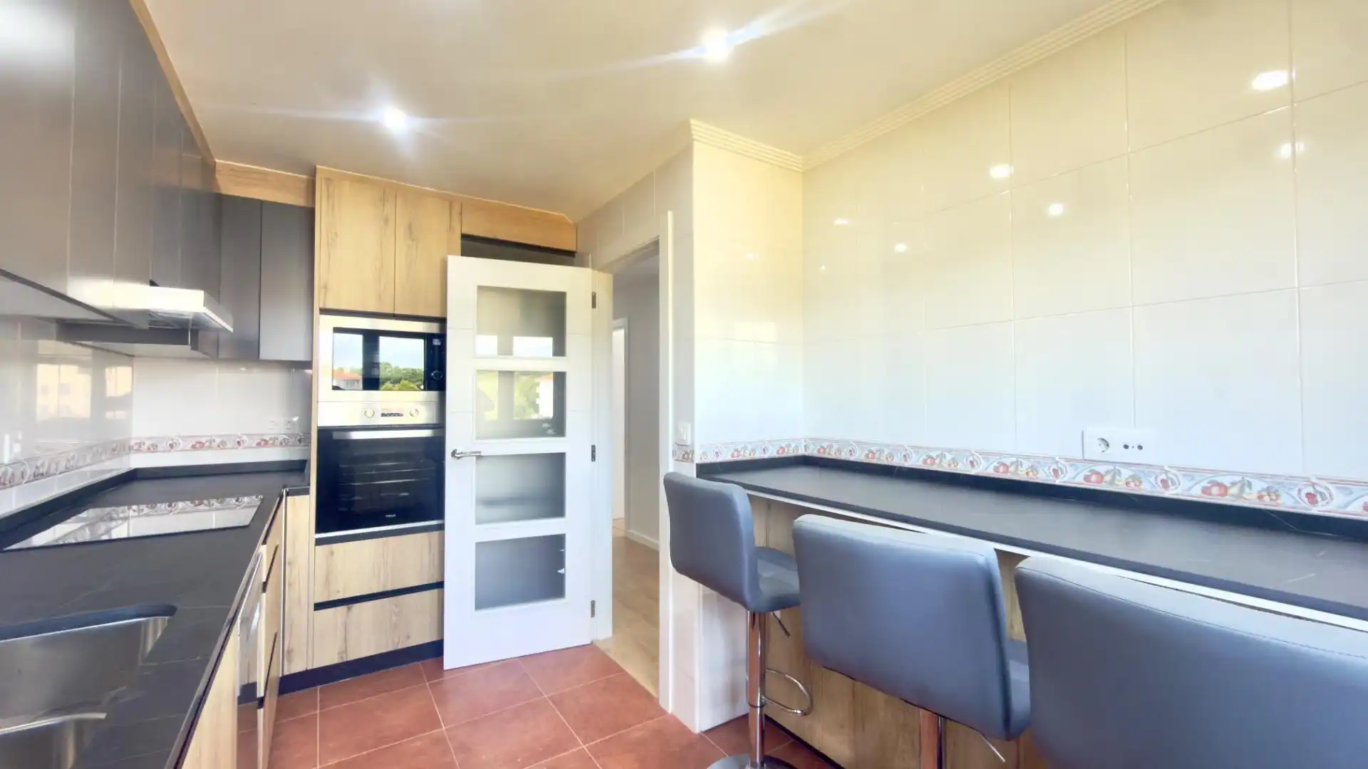 Kitchen of Flat for sale in O Carballiño    with Heating, Storage room and Furnished