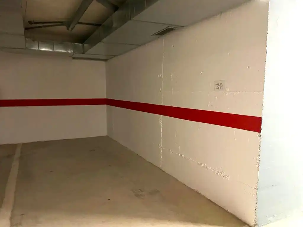 Garage for sale in DONANTES DE SANGRE, Agoncillo