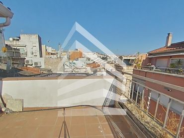 House with balcony for sale in calle de l'Empordà
