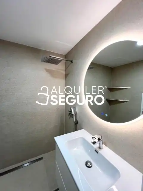 Flat for rent in Yugoslavia , El Carrascal