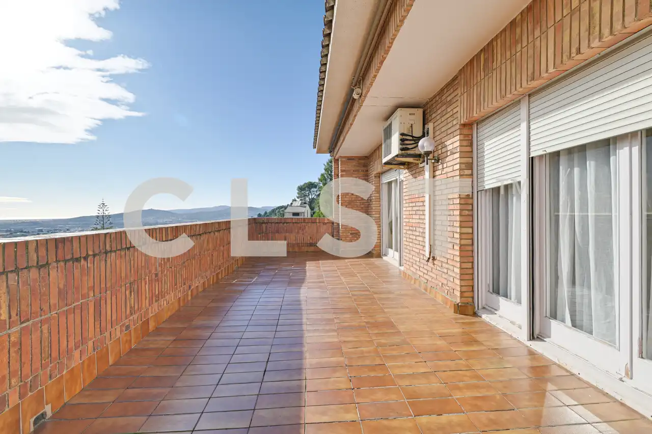 Terrassa de Casa o xalet en venda en Sant Just Desvern amb Aire condicionat, Calefacció i Jardí privat