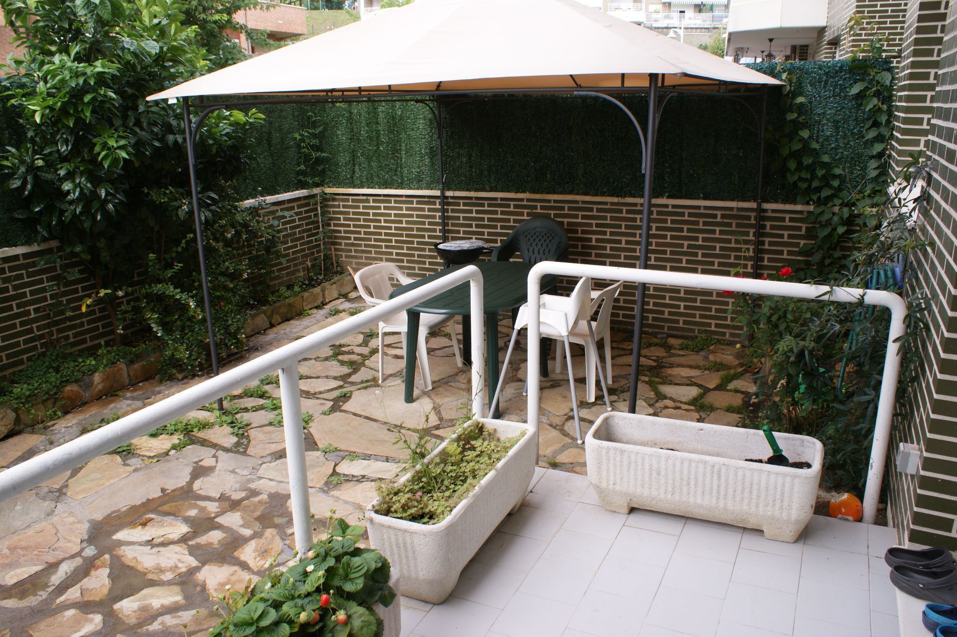 Terraza de Piso de alquiler en Castro-Urdiales con Calefacción, Terraza y Amueblado