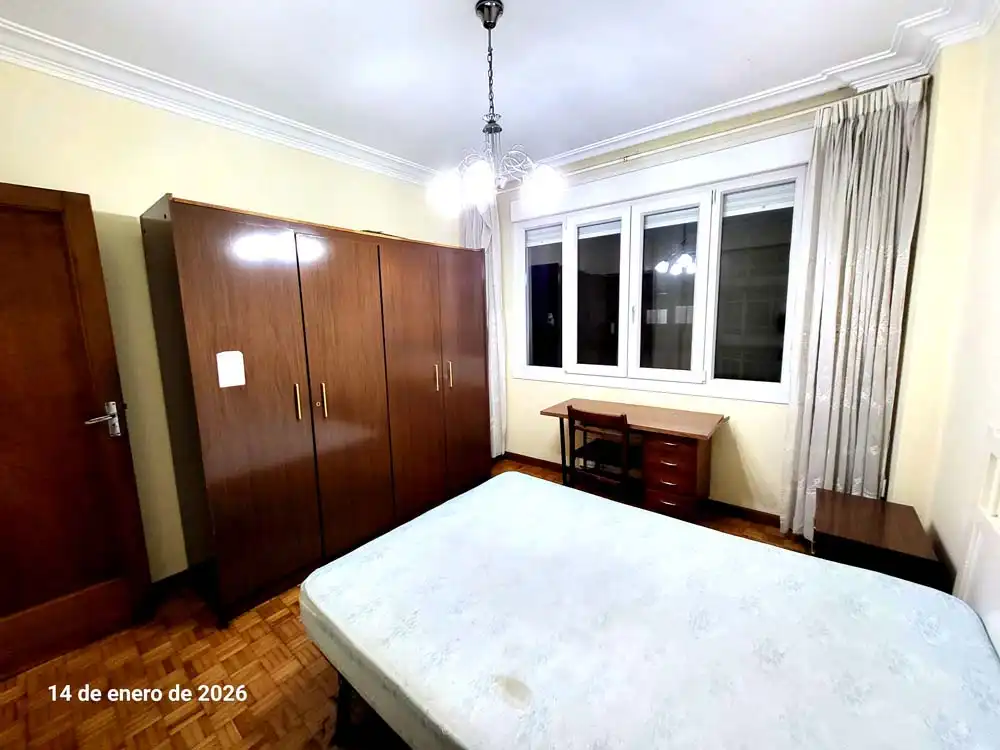 Bedroom of Flat for rent in Vigo   with Furnished, Oven and Washing machine