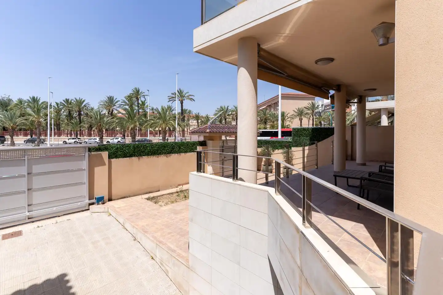 Vista exterior de Casa o chalet en venta en Elche / Elx con Aire acondicionado, Jardín privado y Parquet